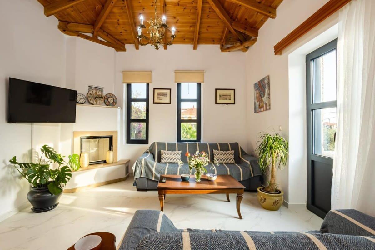 Mani Stone Built Home A Breath Away To The Sea สตูปา ภายนอก รูปภาพ