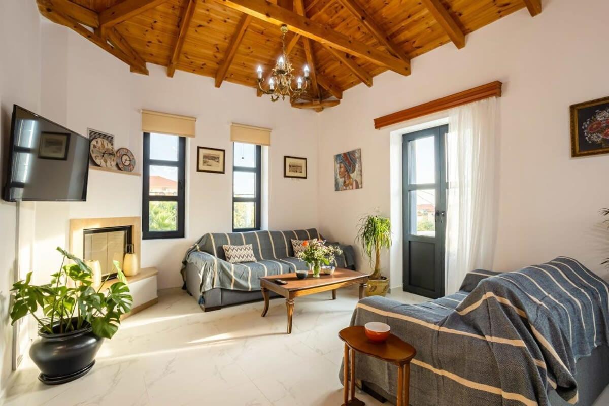 Mani Stone Built Home A Breath Away To The Sea สตูปา ภายนอก รูปภาพ