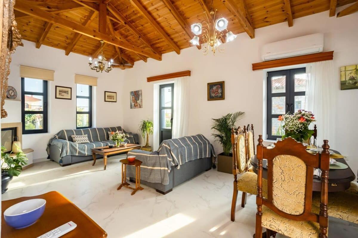 Mani Stone Built Home A Breath Away To The Sea สตูปา ภายนอก รูปภาพ