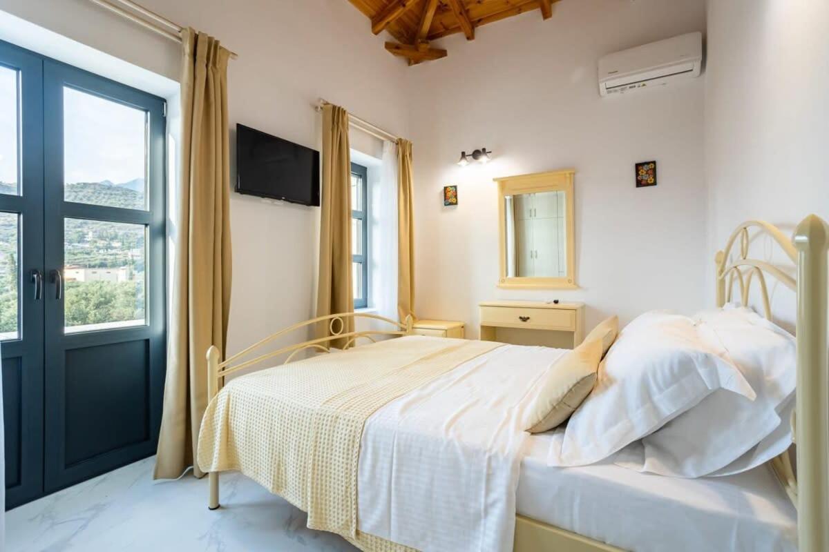 Mani Stone Built Home A Breath Away To The Sea สตูปา ภายนอก รูปภาพ
