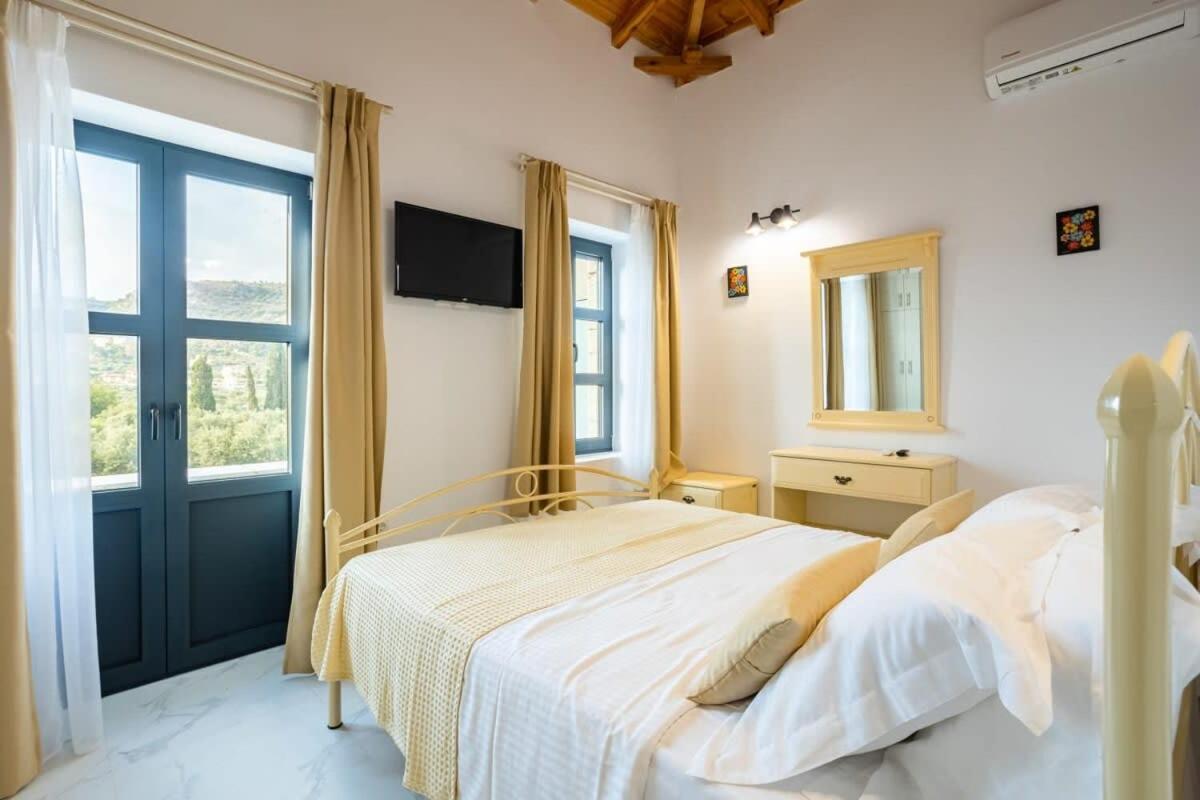 Mani Stone Built Home A Breath Away To The Sea สตูปา ภายนอก รูปภาพ
