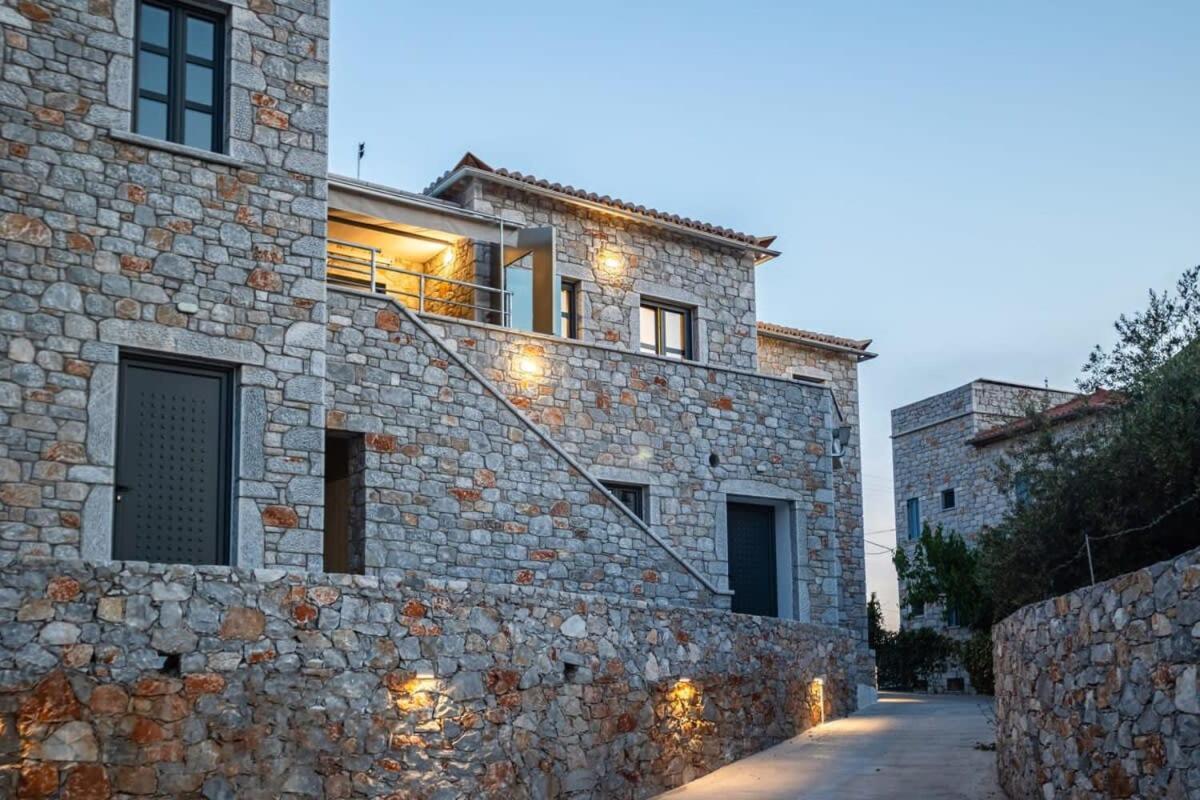 Mani Stone Built Home A Breath Away To The Sea สตูปา ภายนอก รูปภาพ