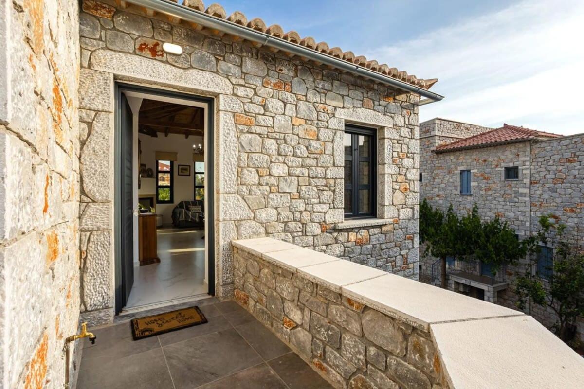 Mani Stone Built Home A Breath Away To The Sea สตูปา ภายนอก รูปภาพ